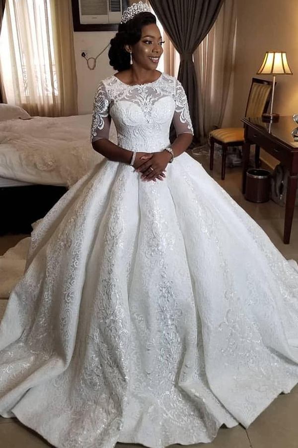 Gorgeous Short Sleeve Lace Applique Ball Gown with Tulle