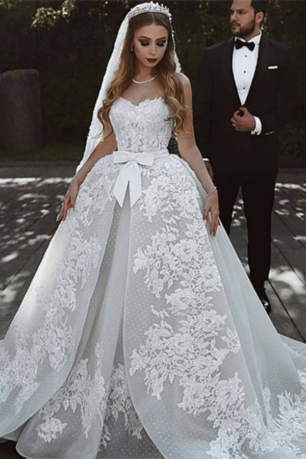 Gorgeous Sweetheart Ruffles Lace Wedding Dress with Bowknot