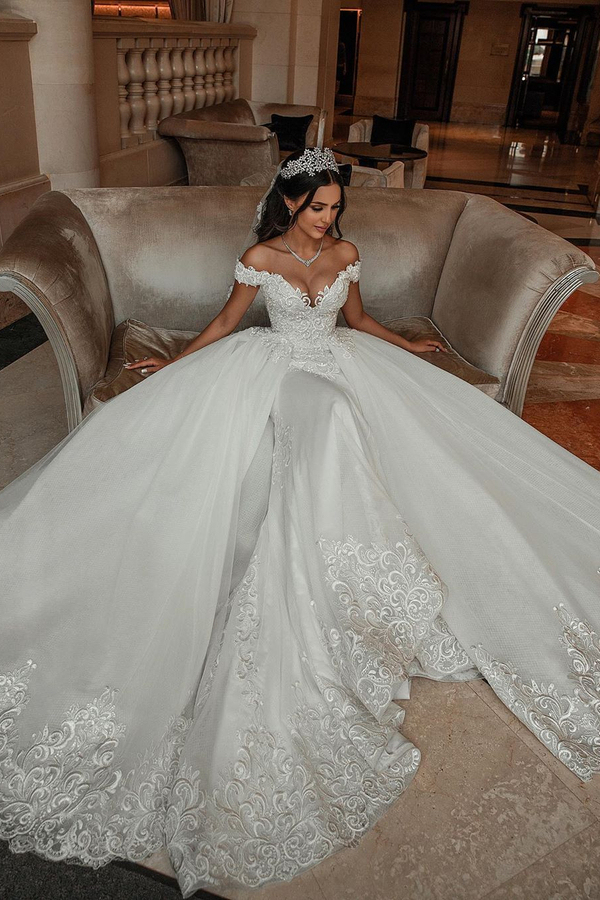 Ivory A-Line Princess Off-Shoulder Lace Wedding Dress