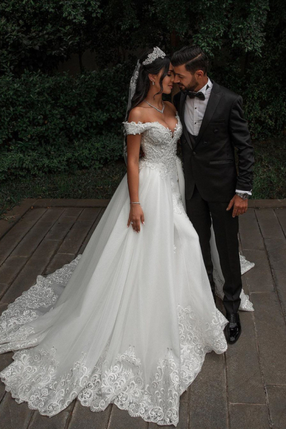 Ivory A-Line Princess Off-Shoulder Lace Wedding Dress