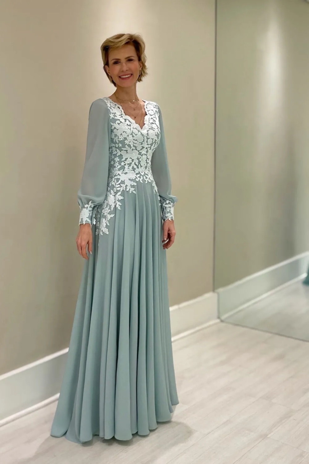 Long Sleeves Dusty Sage Chiffon Mother of the Bride Dress Long Bridesmaid Dress with Appliques