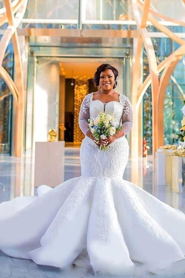Luxury Mermaid Lace Wedding Dress Chapel Train with Long Sleeves