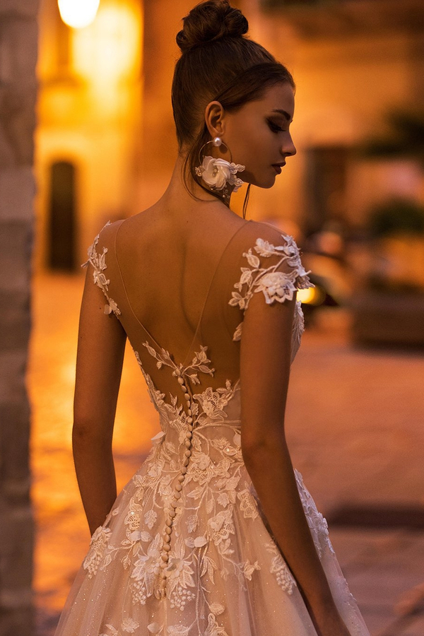 Modest A-Line Cap Sleeve Floral Tulle Lace Floor-Length Wedding Dress