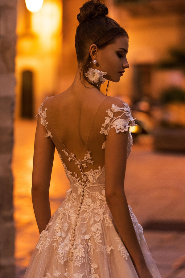 Modest A-Line Cap Sleeve Floral Tulle Lace Floor-Length Wedding Dress