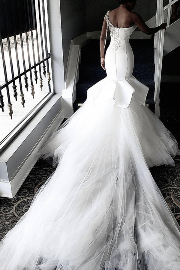 One-Shoulder White Mermaid Bridal Gown with Ruffle Train