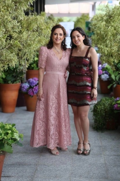 Chic Half Sleeves Pink Lace Mother of the Bride Dress V-neck Formal Dress