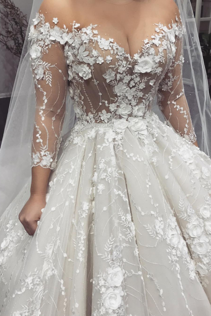 Sexy Crew Neck Long Sleeve Princess Bridal Gown with Lace Appliques