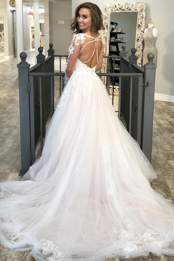 Sexy Long Sleeve V-Neck Tulle A-Line Wedding Dress with Lace Appliques