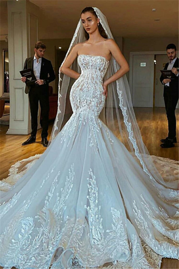 Sexy Strapless Mermaid Wedding Gown with Puffy Appliques