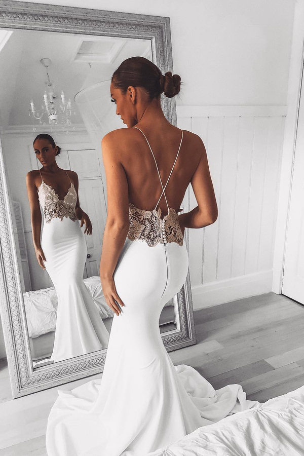 Sexy V-Neck Lace Spaghetti Strap Mermaid Wedding Dress with Open Back