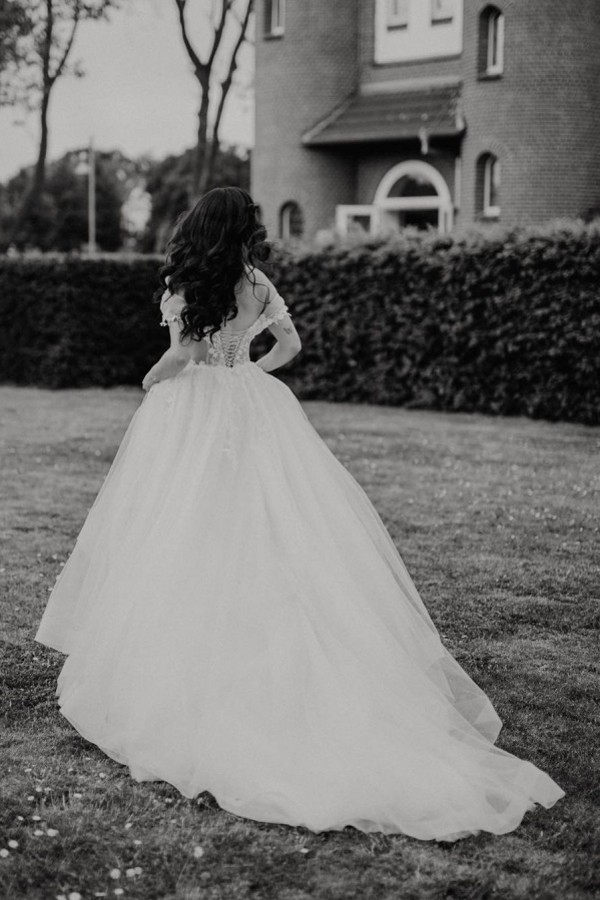 Simple A-Line Tulle Wedding Dress Off-the-Shoulder with Lace Appliques