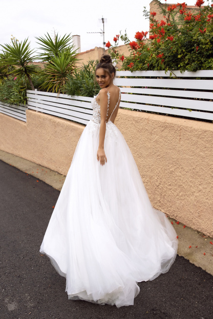 Sleeveless V-Neck Backless Floral A-Line Wedding Dress Tulle Lace Side Split Dress for Bride