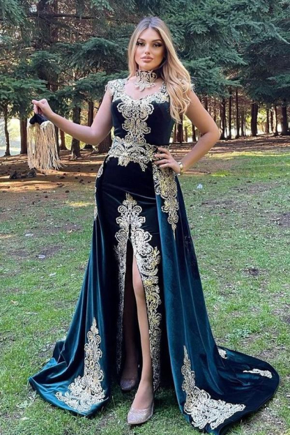 Stunning Velvet Evening Dress Sleeveless Gold Appliqué Formal Dress with Detachable Train