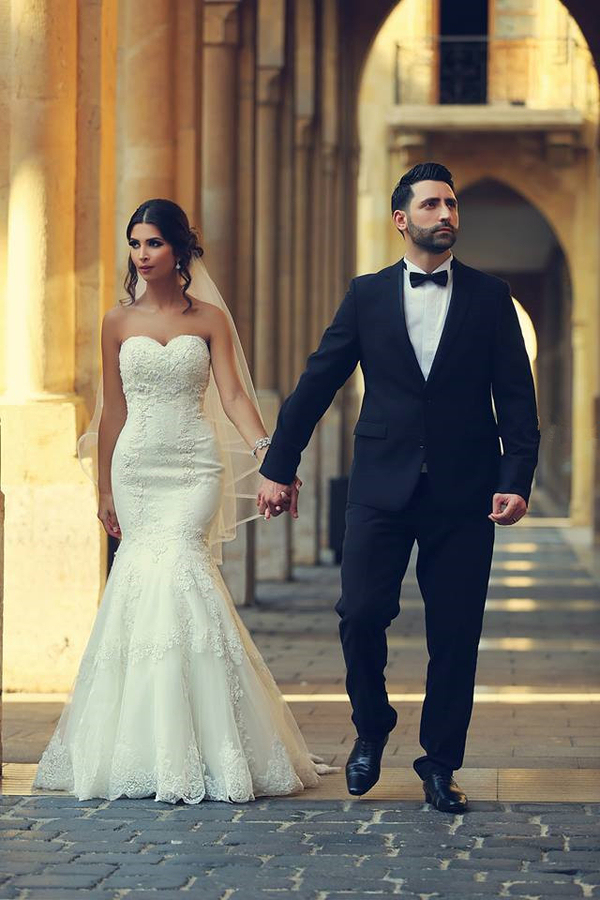 Sweetheart White Lace Sexy Mermaid Bridal Gown with Sweep Train