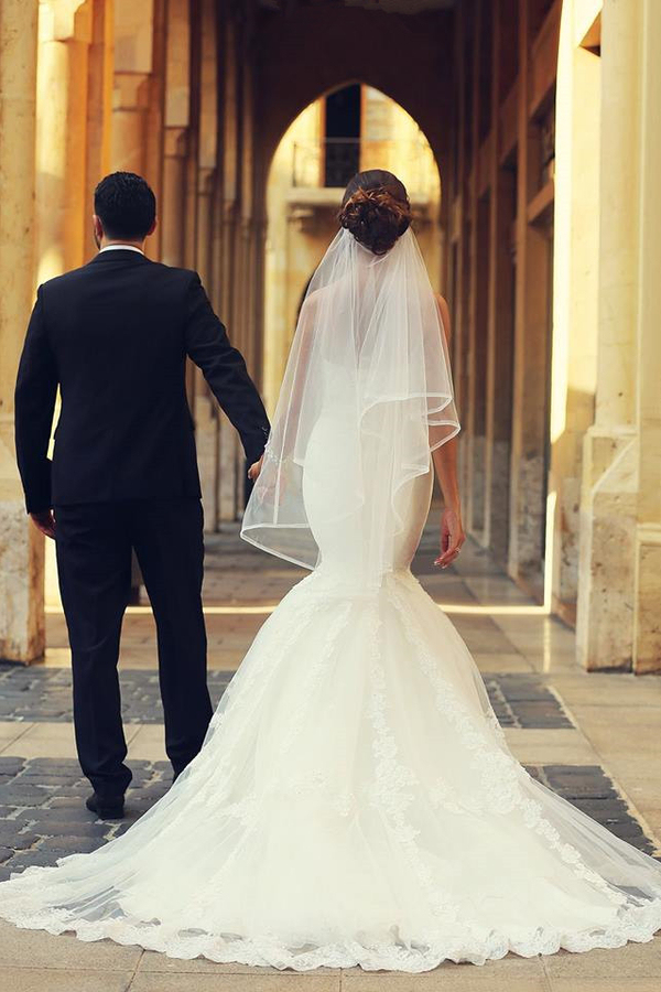 Sweetheart White Lace Sexy Mermaid Bridal Gown with Sweep Train