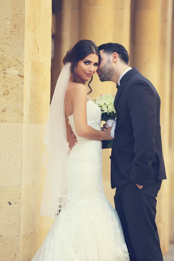 Sweetheart White Lace Sexy Mermaid Bridal Gown with Sweep Train