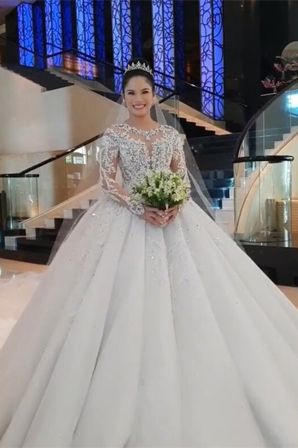 Unique Long Sleeve Royal White Ball Gown Wedding Dress