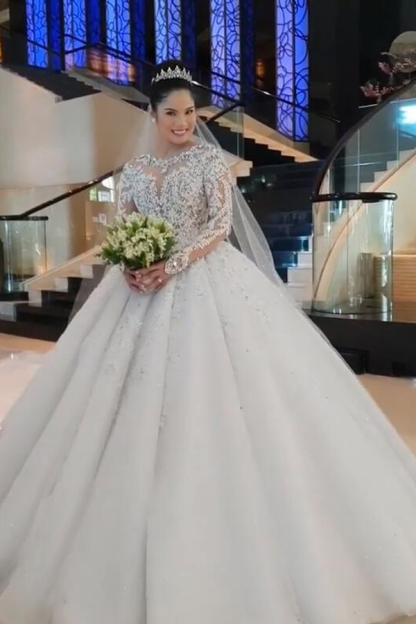Unique Long Sleeve Royal White Ball Gown Wedding Dress