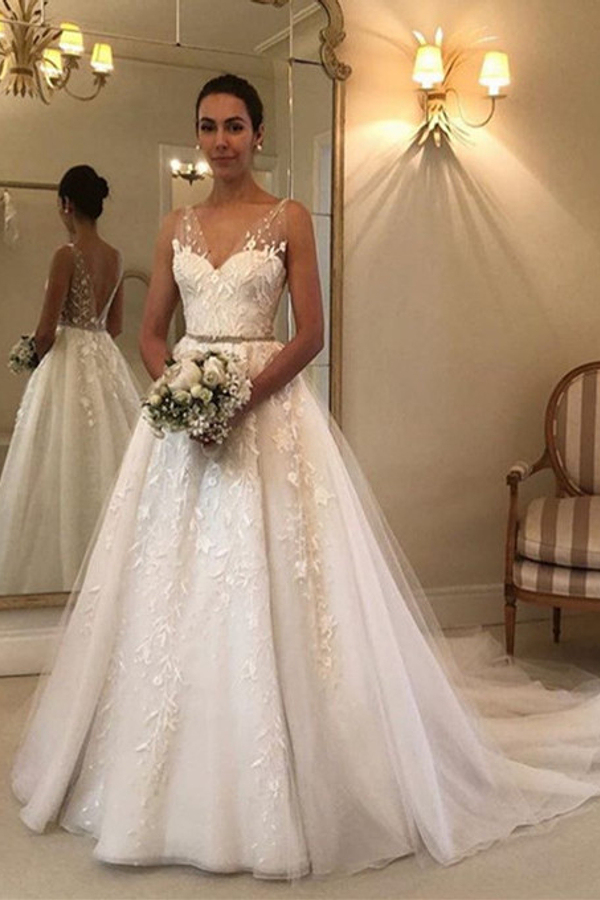 V-Neck Sweetheart Lace Applique Sleeveless Wedding Dress with Sweep Train