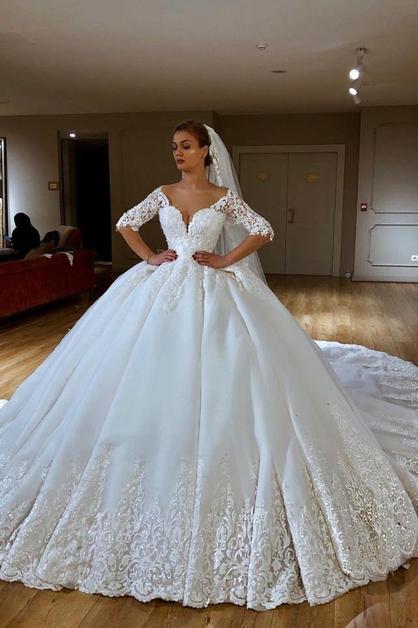 V-neck Lace Short Sleeve Ball Gown Wedding Dresses | Appliques Bridal Gowns With Court Train