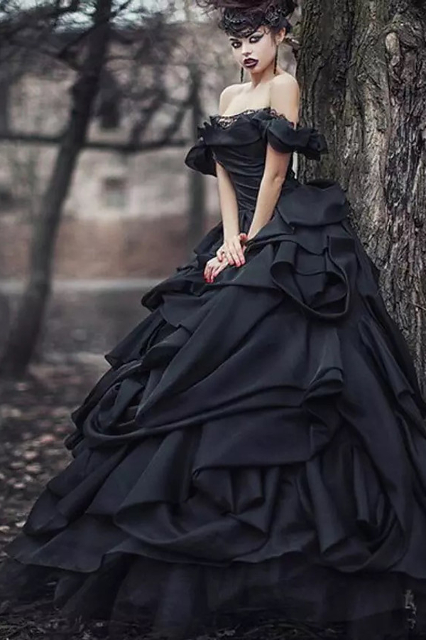 Vintage Black Princess Wedding Dress  Luxury Ruffles Bridal Gown