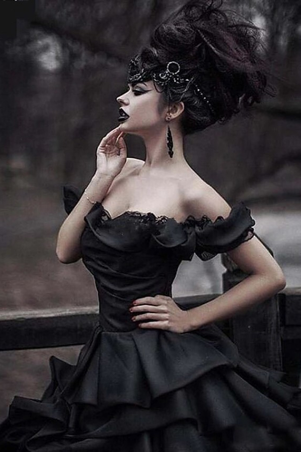 Vintage Black Princess Wedding Dress  Luxury Ruffles Bridal Gown