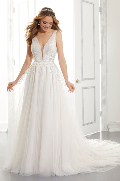 White V-Neck Backless Tulle Lace Applique Wedding Dress