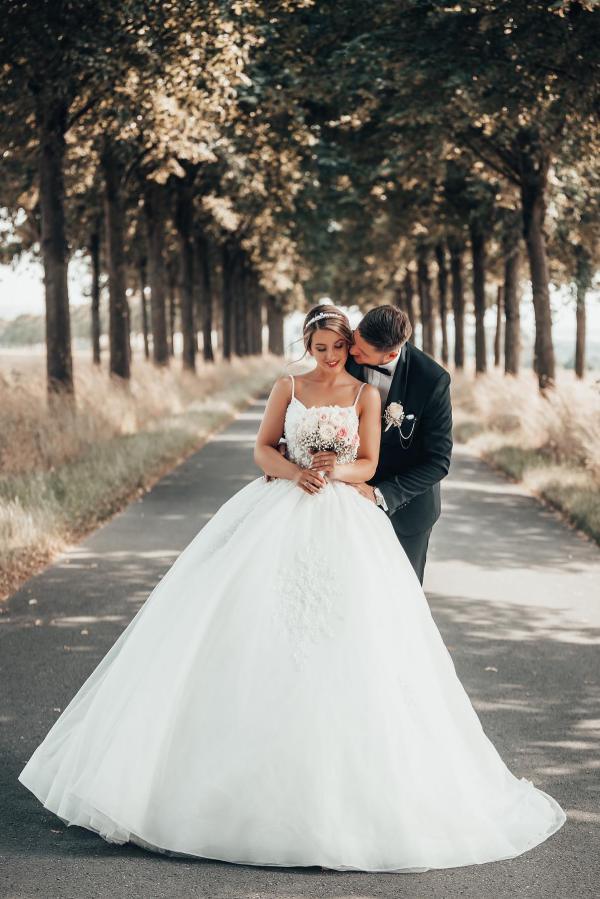 Strapless white Ball gown Princess Wedding Dress