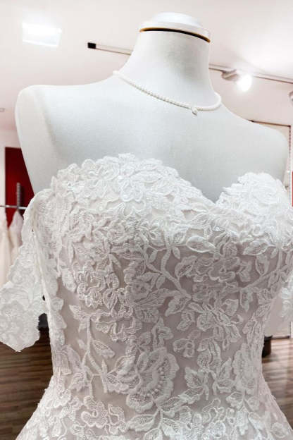 Chicloth Off The Shoulder Tulle Lace Ivory Ruffles A-Line Wedding Dresses