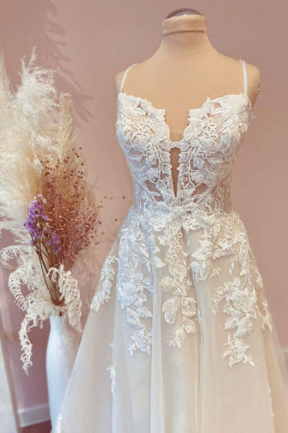 Chicloth Spaghetti-Straps Lace Appliques Lace Wedding Dress Online