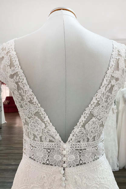 Chicloth Simple Ivory Tulle Lace A-Line Wedding Dresses