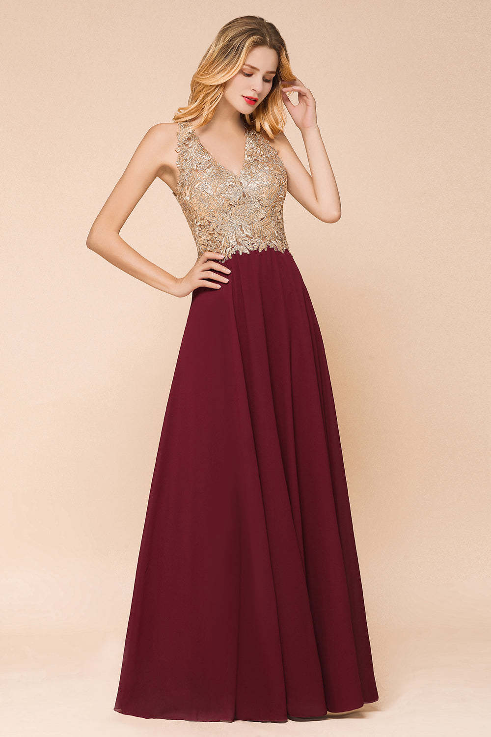 Chicloth Gorgeous V-Neck Burgundy Prom Dress Long Sleeveless Evening Gowns With Appliques