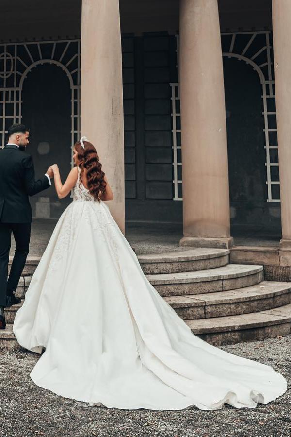 Chicloth Straps Square Ball Gown Wedding Dress Sleeveless Long