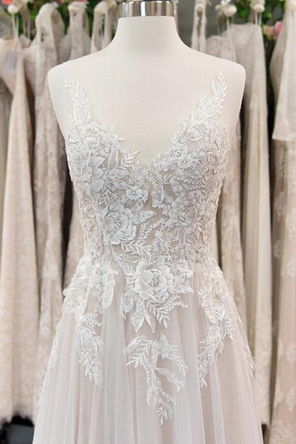 Chicloth Elegant Appliques A-line V-neck Wedding Dress Straps Sleeveless Tulle Bridal Gowns On Sale