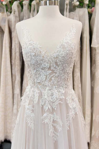 Chicloth Elegant Appliques A-line V-neck Wedding Dress Straps Sleeveless Tulle Bridal Gowns On Sale