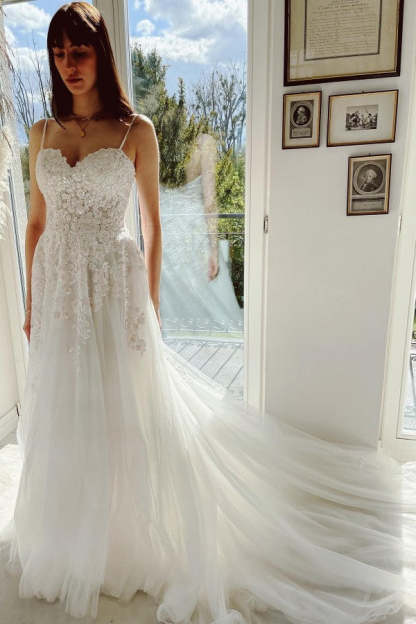 Chicloth Spaghetti-Straps Appliques Wedding Dress A-Line Sweetheart