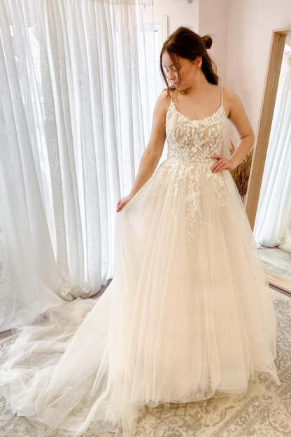 Chicloth Spaghetti-Straps Lace Wedding Dress Sleeveless Tulle