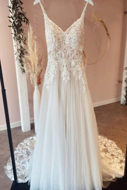 Chicloth V-Neck Lace Wedding Dress Spaghetti-Straps Tulle Appliques