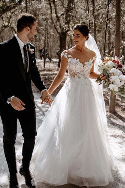 Chicloth Cap Sleeves Summer Beach Tulle Wedding Dress WIth Appliques