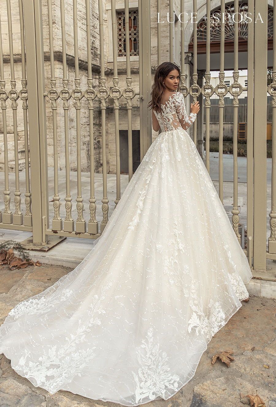 Chicloth Long Sleeves Wedding Dress Princess With Lace Appliques
