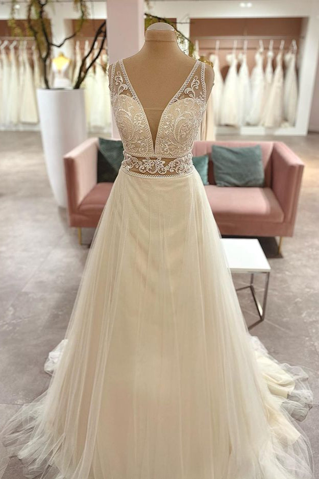Chicloth Sleeveless V-Neck Wedding Dress Lace Tulle Bridal Gowns