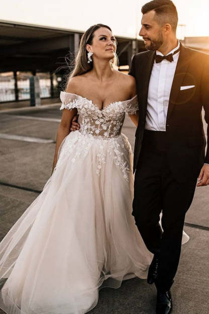 Chicloth Champagne Off-the-Shoulder Beach Wedding Dress Tulle With Appliques