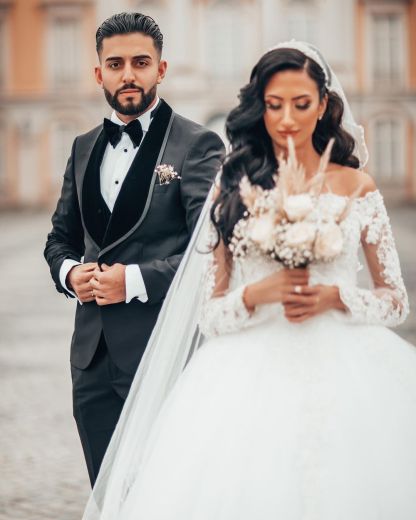 Chicloth Long Sleeves Ball Gown Wedding Dress Off-the-Shoulder With Appliques