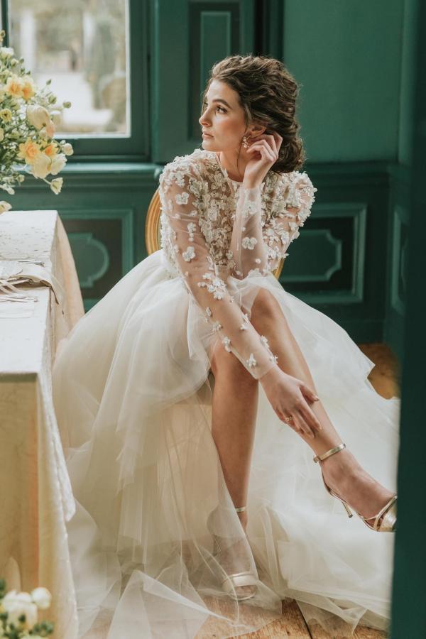 Chicloth Long Sleeves Hi-Lo Wedding Dress With Lace Appliques