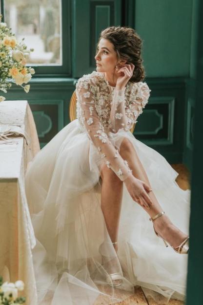 Chicloth Long Sleeves Hi-Lo Wedding Dress With Lace Appliques