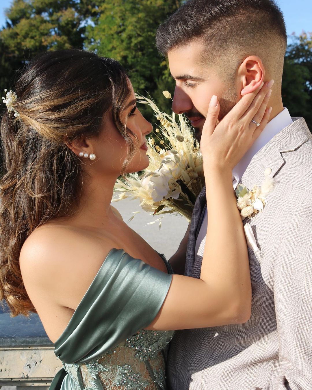 Chicloth Silver Grey Off-the-Shoulder Prom Dress Split With Appliques