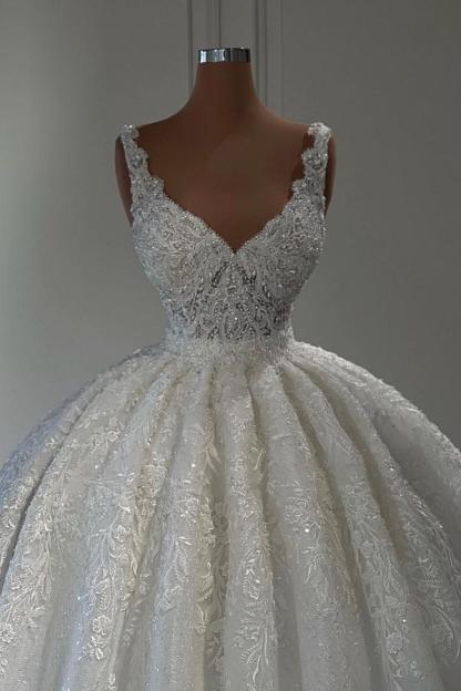 Chicloth V-Neck Sleeveless Wedding Dress Ball Gown With Lace Appliques