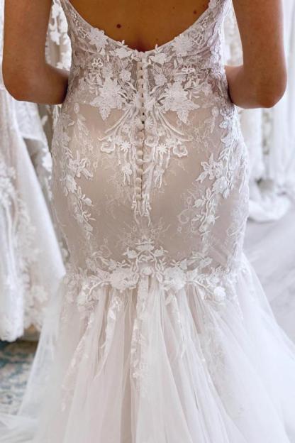 Chicloth Spaghetti-Straps Lace Wedding Dress Mermaid Sleeveless Online