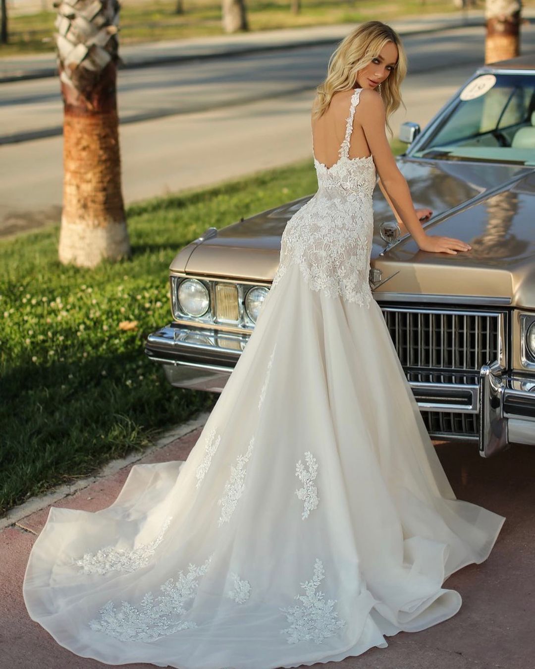 Chicloth Straps Sleeveless Mermaid Wedding Dress Long With Lace Appliques