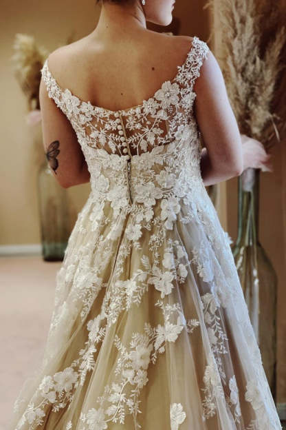 Chicloth Off-the-Shoulder Appliques Wedding Dress Champagne Sleeveless